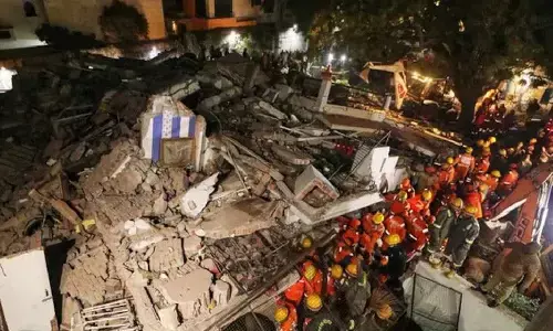 lucknow buidling collapsed