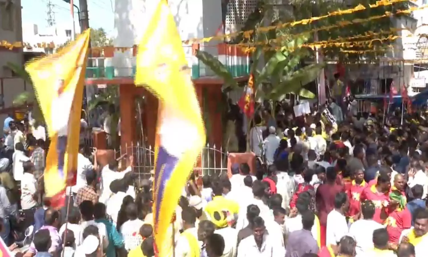 ఆసుపత్రికి హుటాహుటిన చేరుకున్న బాలకృష్ణ