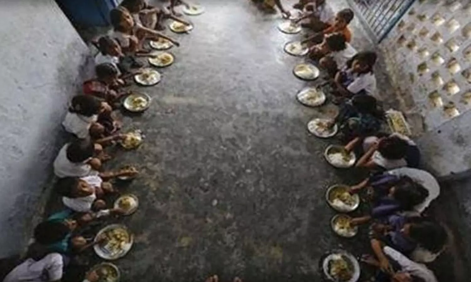 maharastra students food poison