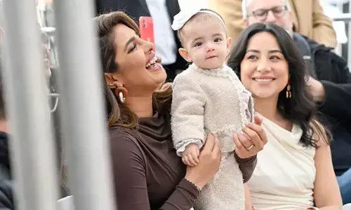 priyanka chopra daughter, malti marie, nik jonas