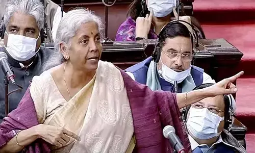 రూపాయి వత్తిడి తప్పదేమో : ఆర్థిక సర్వే