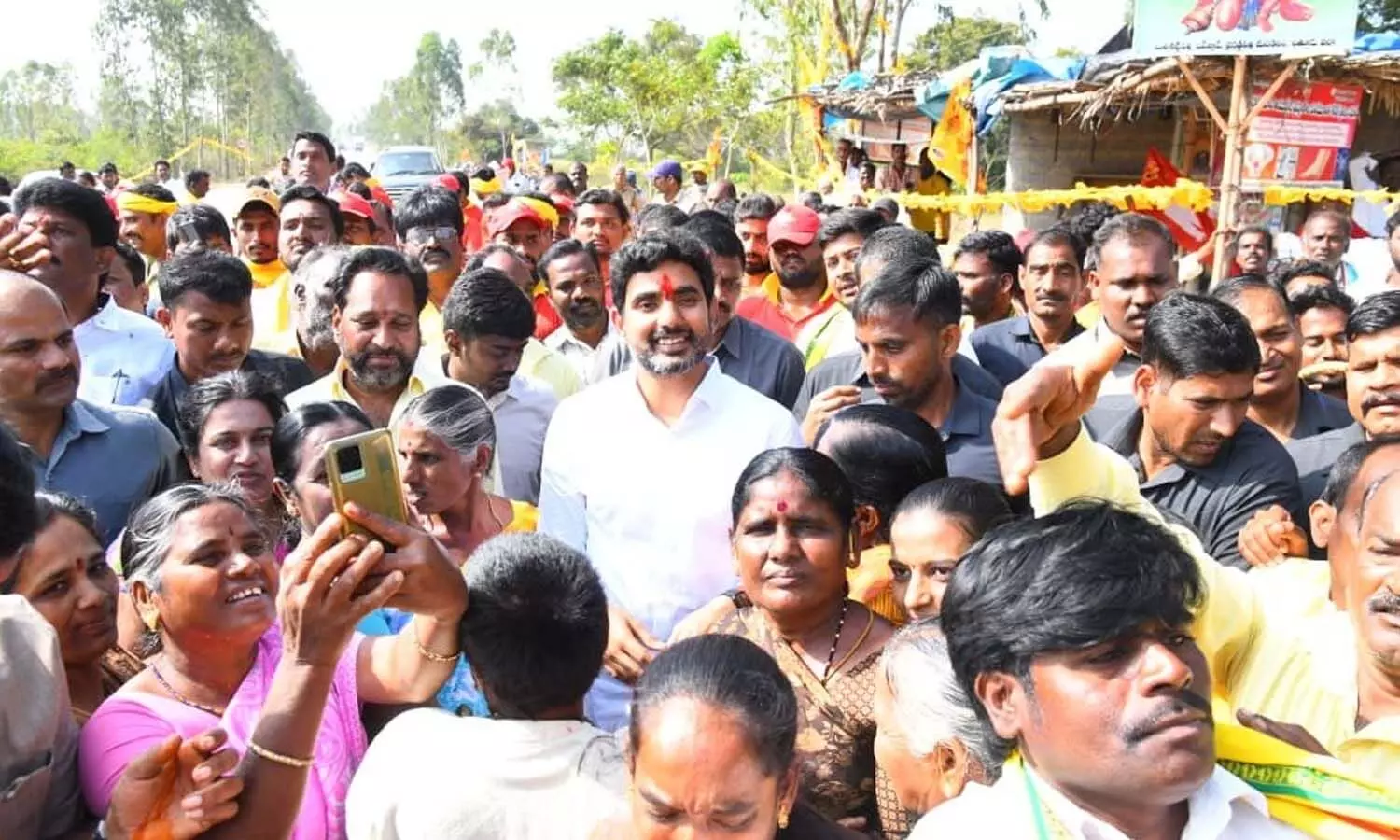 లోకేష్ యువగళానికి బ్రేక్