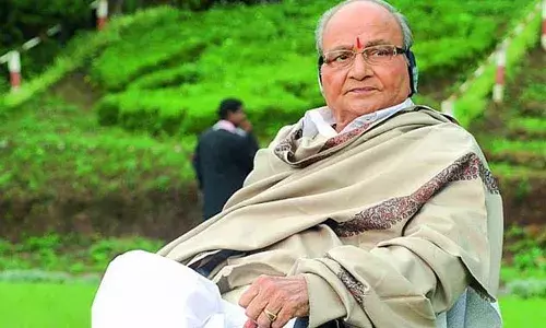 విశ్వనాధ్ కు నిద్రపట్టకుండా చేసిన కేసీఆర్