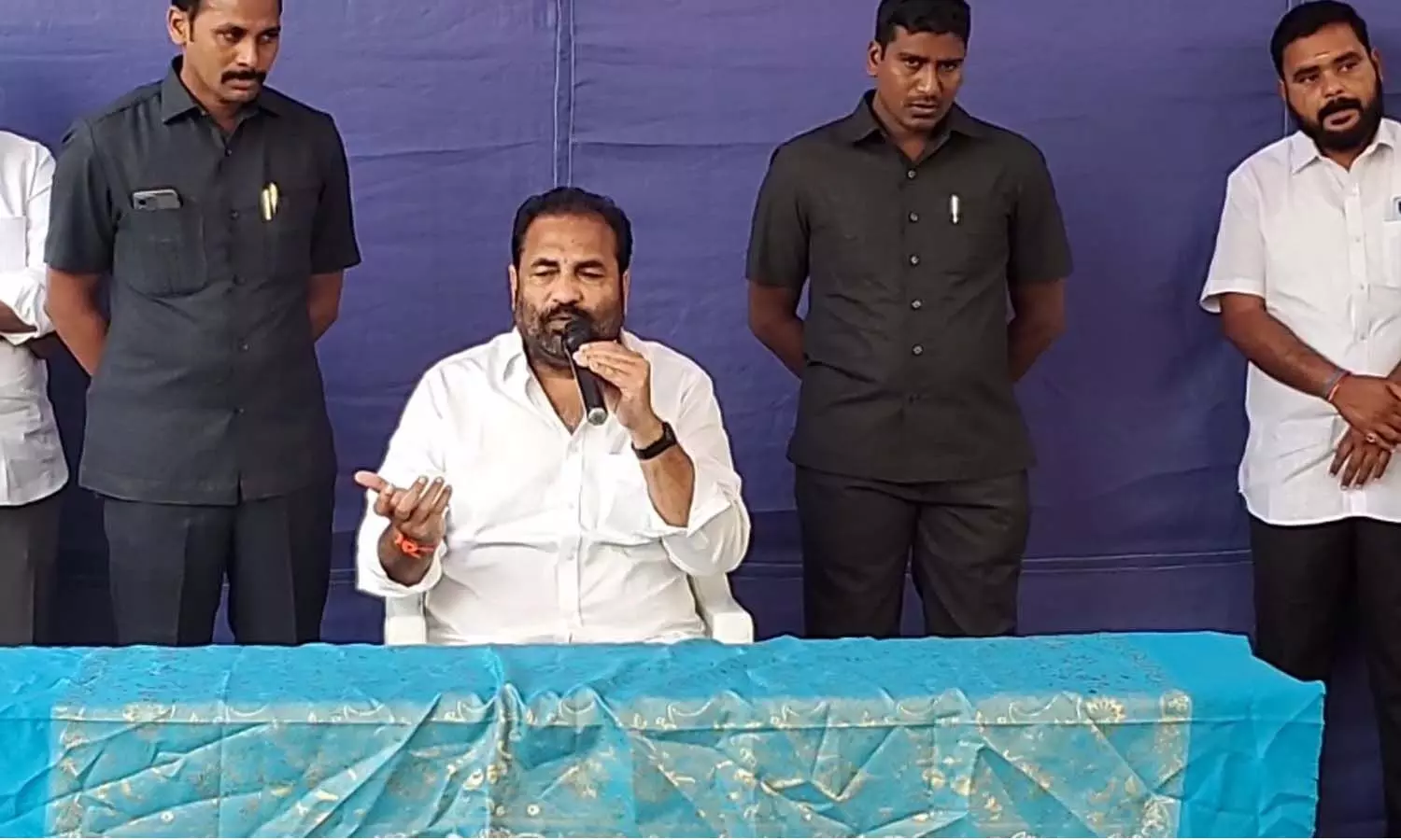 గవర్నమెంట్కు కోటంరెడ్డి రిటర్న్ గిఫ్ట్ గవర్నమెంట్కు కోటంరెడ్డి రిటర్న్ గిఫ్ట్