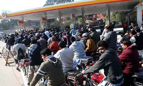 pakistan, petrol, srilanka
