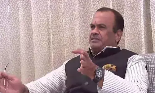 కోమటిరెడ్డీ.....ఏంది బాసూ.. సంగతేంటి?