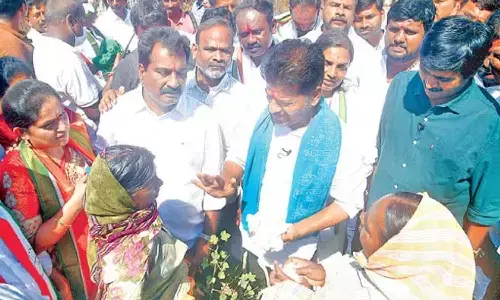 రేవంత్ హామీలు.. ఒక్క ఛాన్స్ అంటూ..?