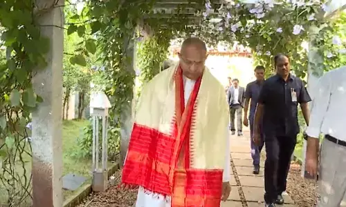 జగన్ ను కలిసిన చాగంటి