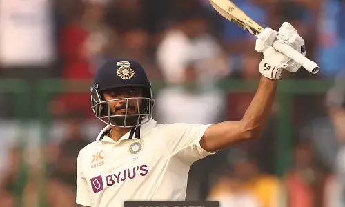 అక్షర్ పటేల్ ఆదుకోకుంటే ఇక అంతేనా..?