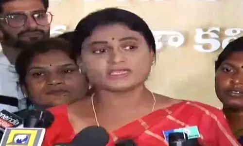 రాష్ట్ర మహిళ కమిషన్ కు షర్మిల ఫిర్యాదు