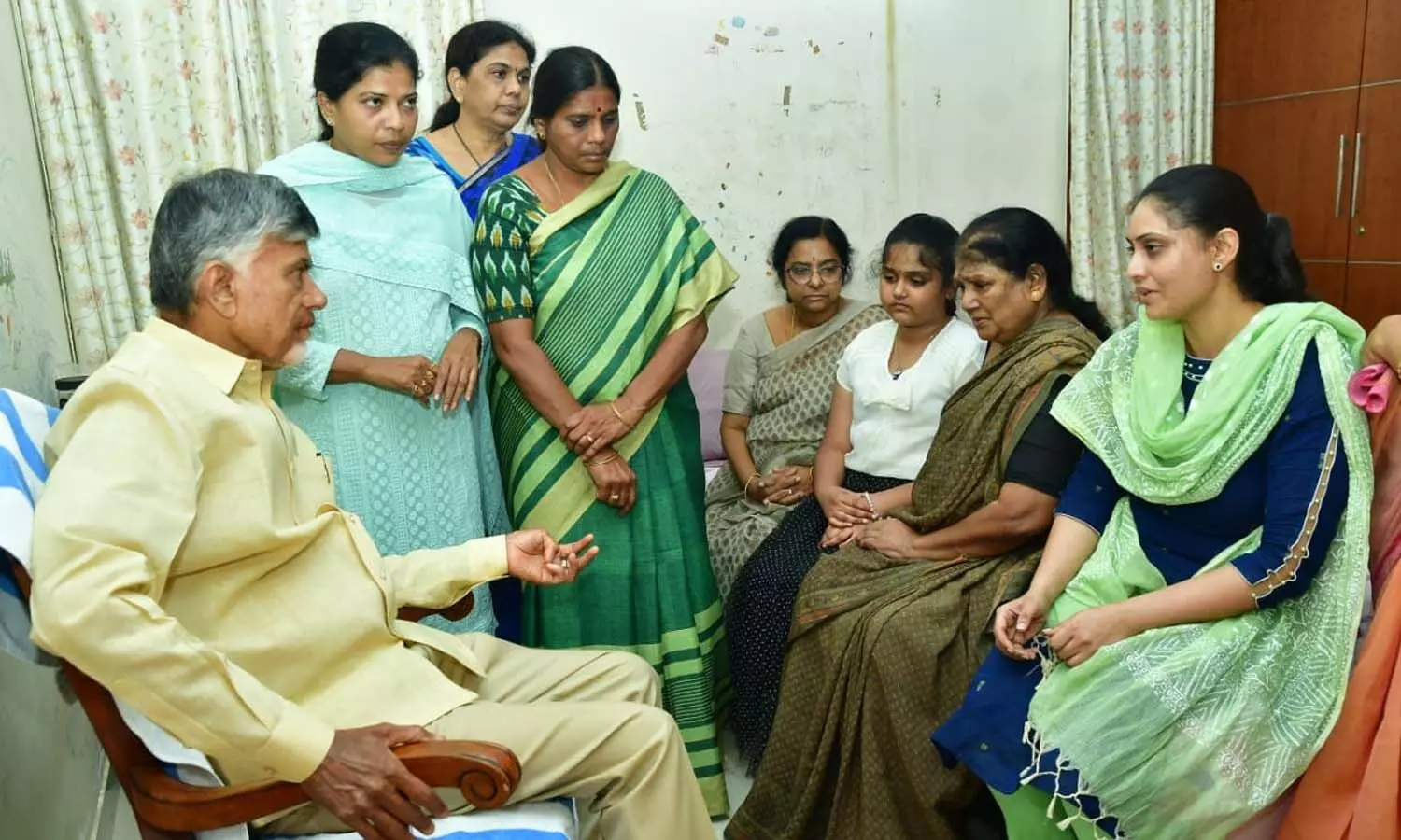 పట్టాభి ఇంటికి చంద్రబాబు