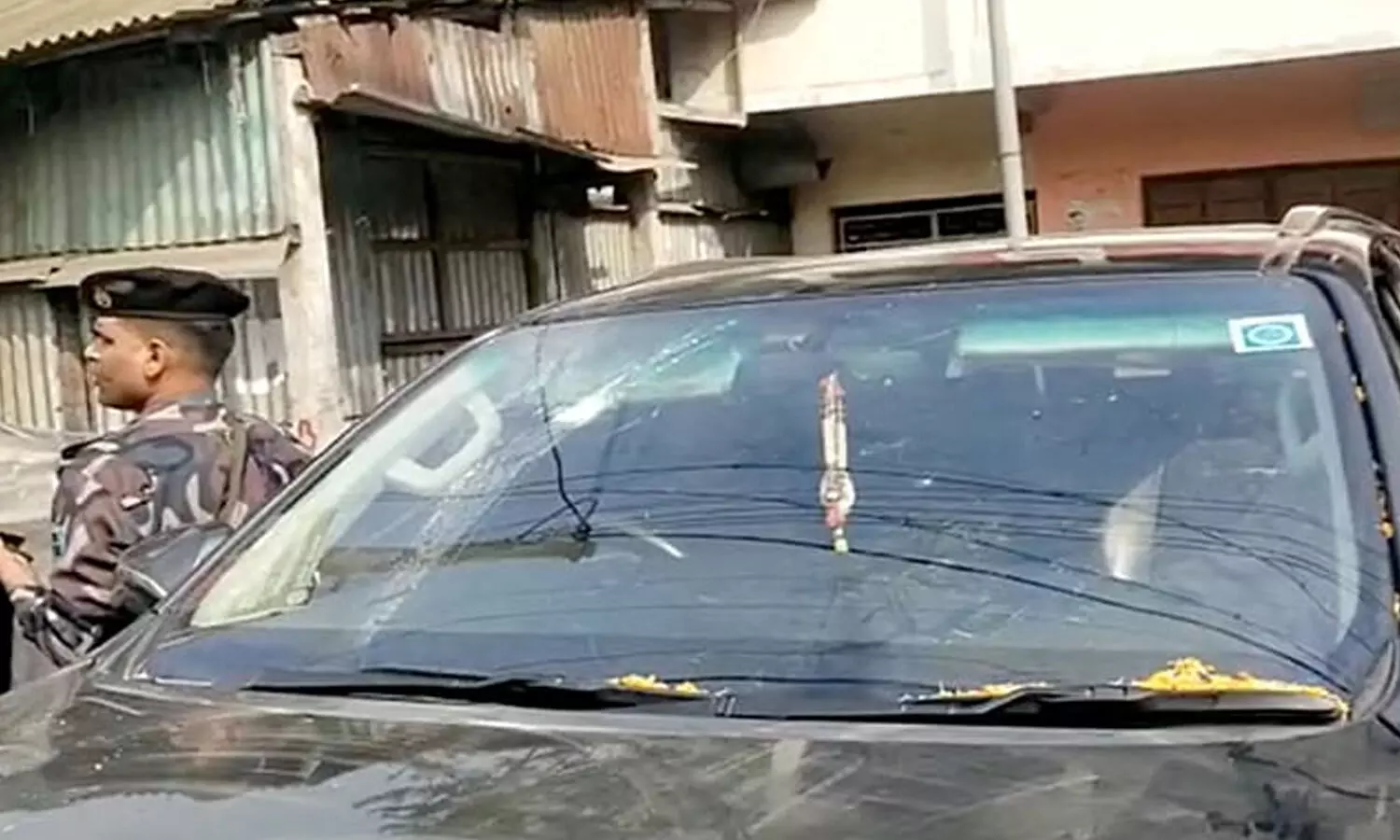 convoy attacked with stones