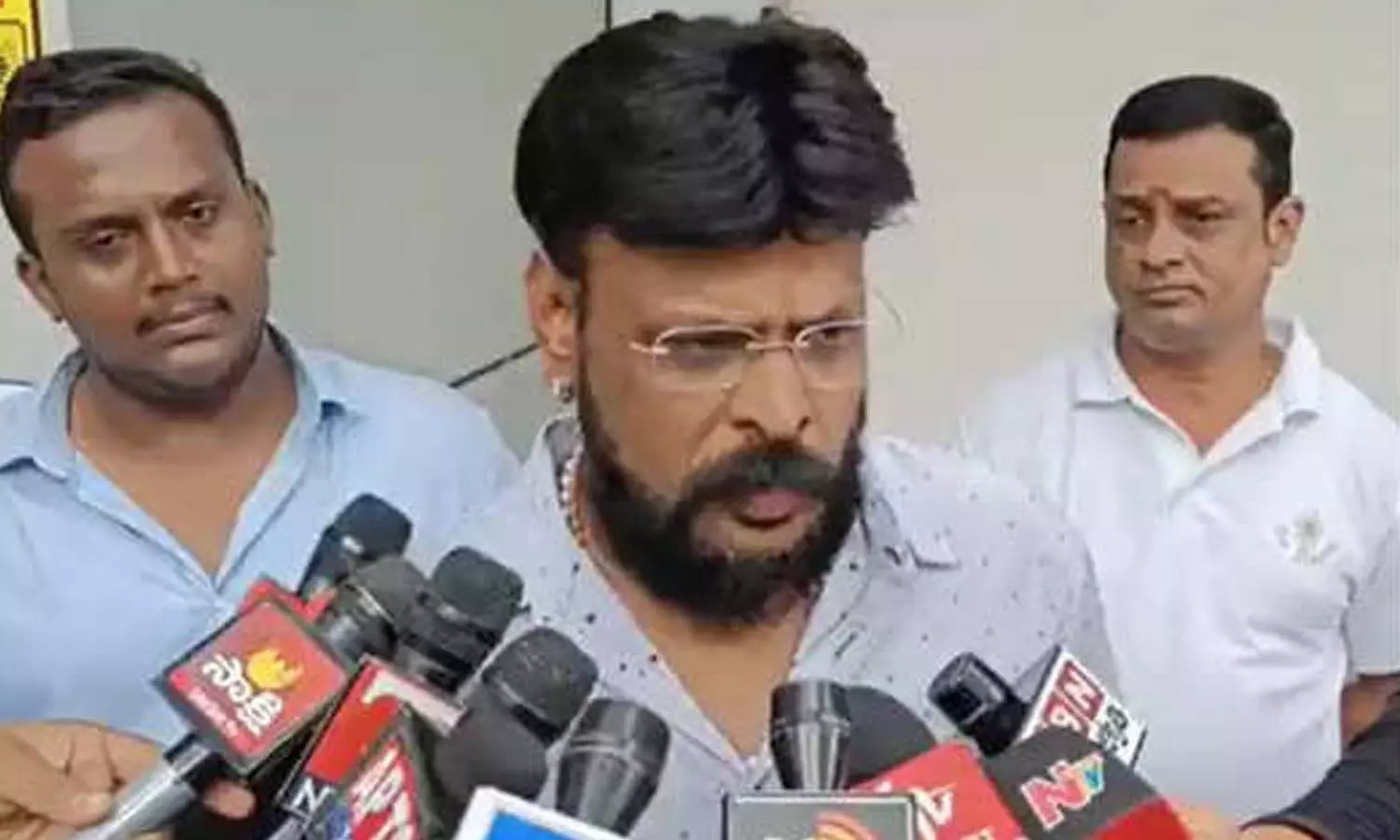 చీకోటి ప్రవీణ్ కు ఐటీ నోటీసులు