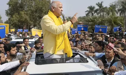 సుప్రీంకోర్టులో సిసోడియాకు నిరాశ