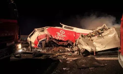 ఢీకొన్న రెండు రైళ్లు : 26 మంది మృతి