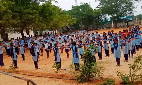 ఆ జిల్లాలో స్కూల్స్‌కు నేడు సెలవు