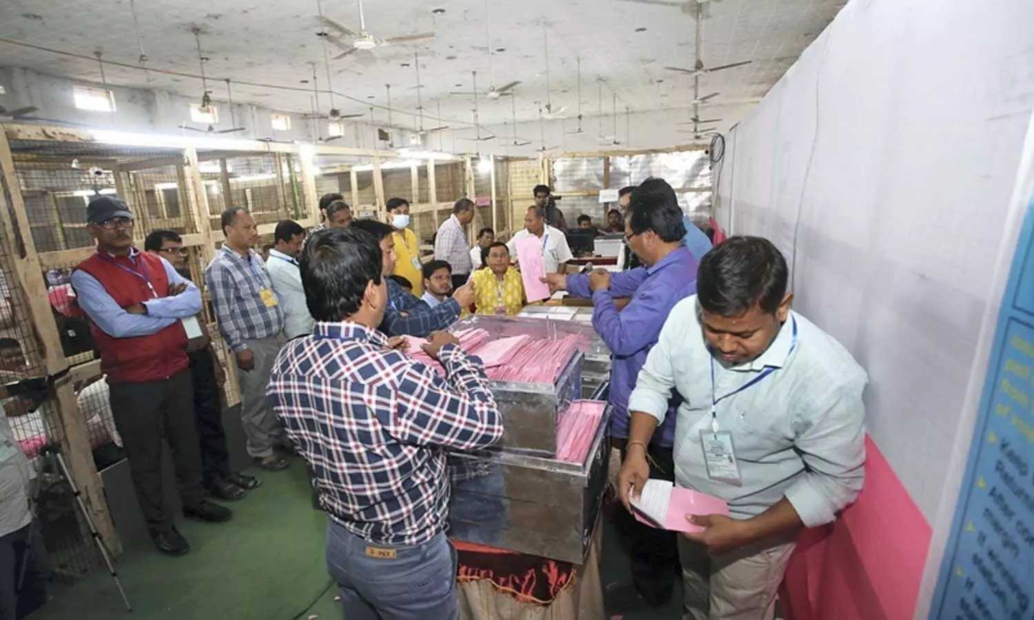 రెండు రాష్ట్రాల్లో బీజేపీదే హవా