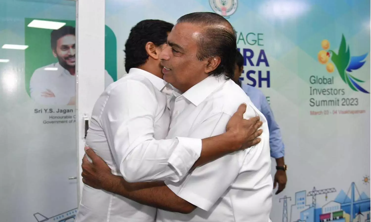 అంబానీ .. జగన్ ఆత్మీయ ఆలింగనం