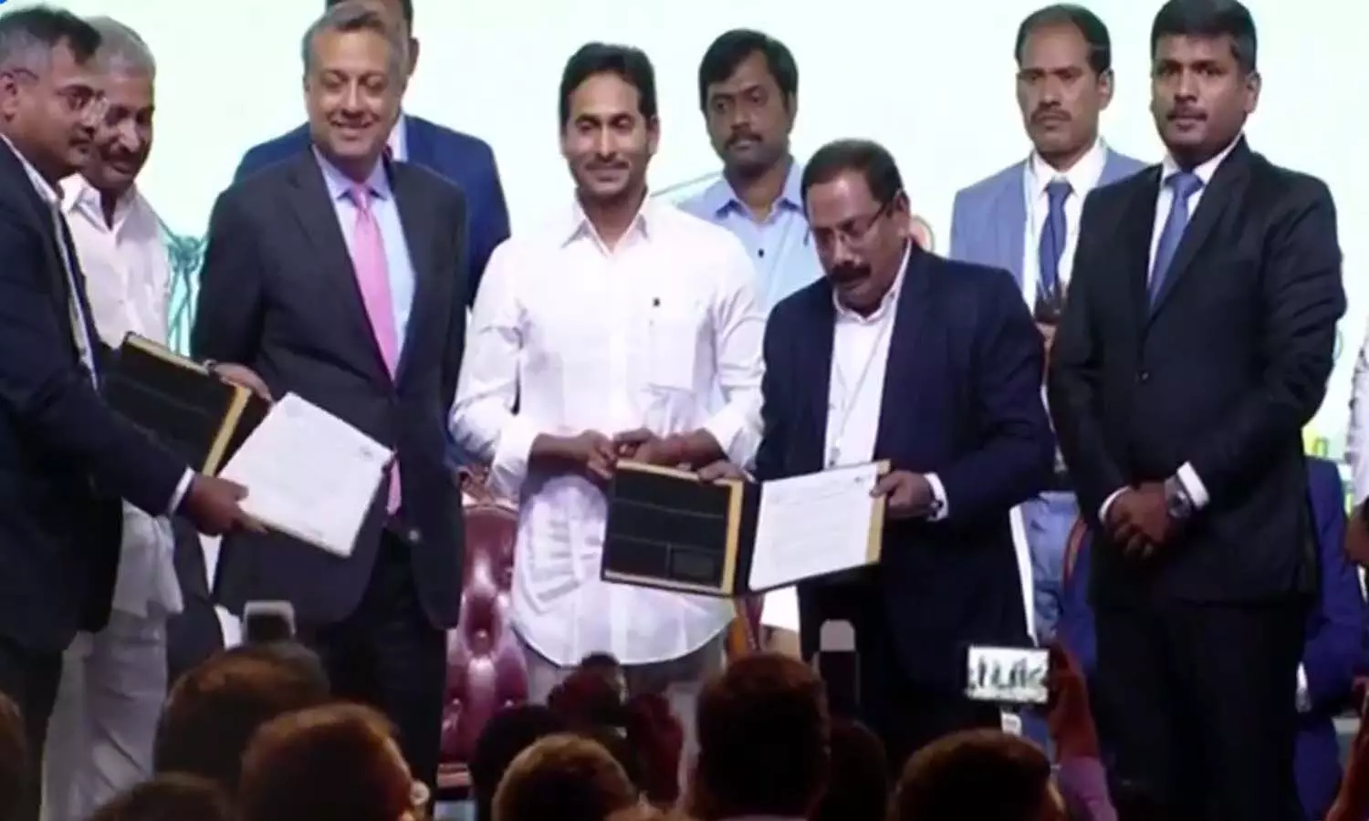 త్వరలోనే విశాఖ నుంచి పాలన