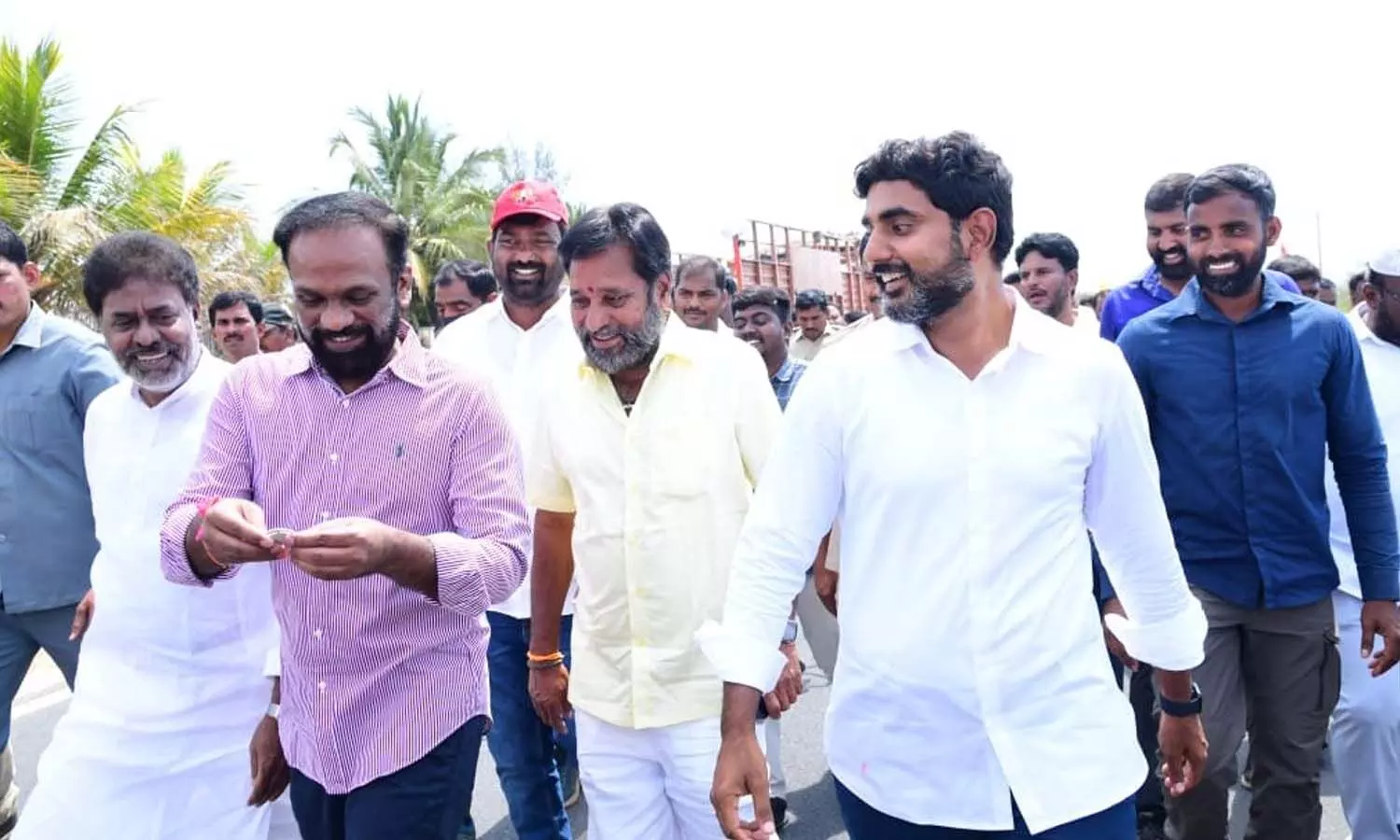 లోకేష్ తో వంగవీటి రాధా లోకేష్ తో వంగవీటి రాధా