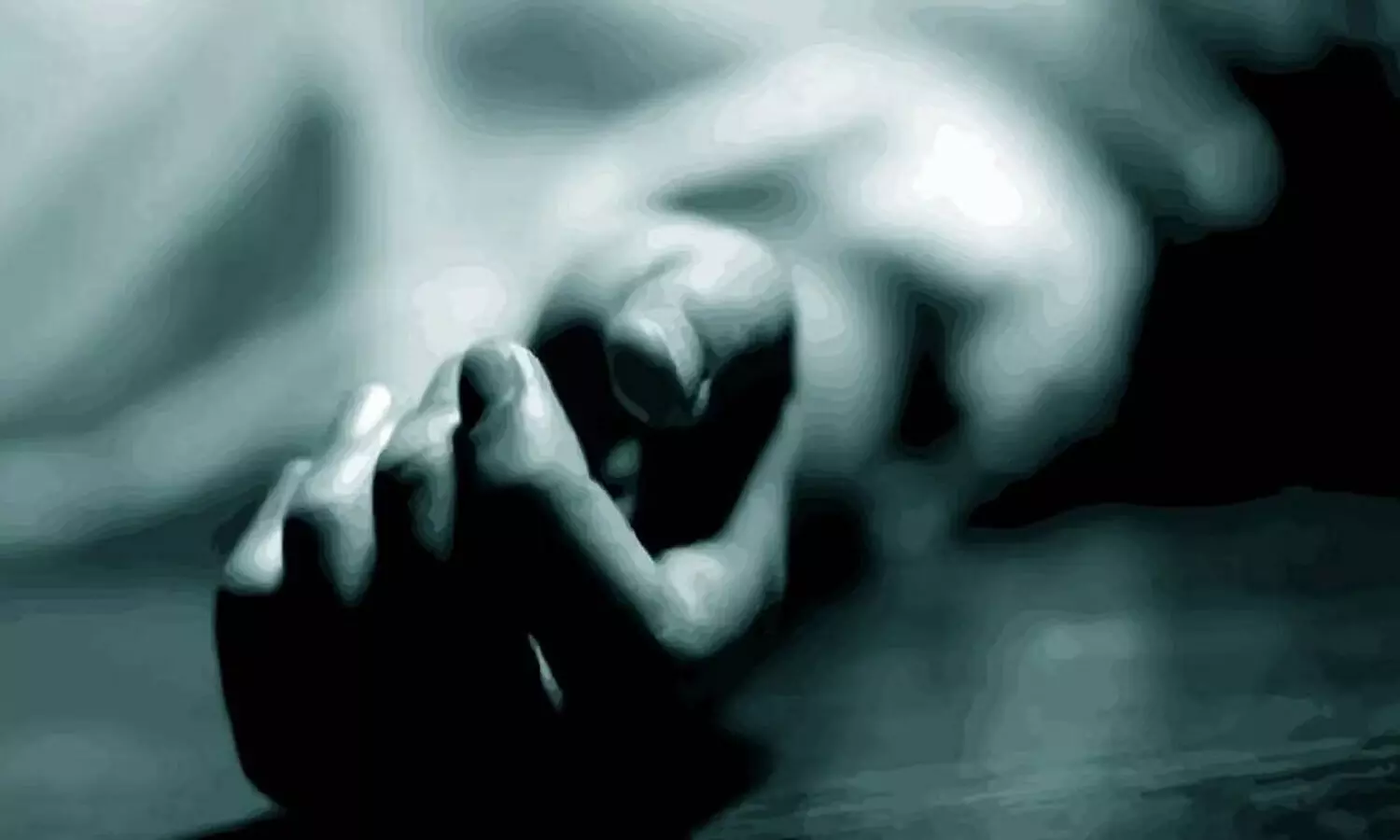 మద్యం తాగొద్దనడంతో.. భర్త ఆత్మహత్య