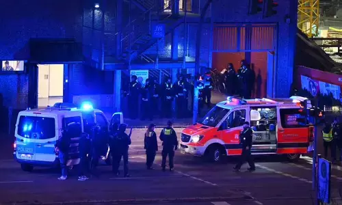 చర్చిలో కాల్పుల మోత.. ఏడుగురి మృతి