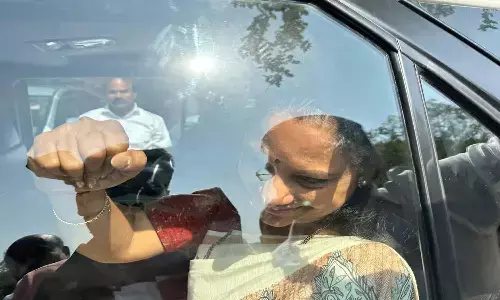 Breaking Kalvakuntla Kavitha: 8.45 గంటలకు విమానంలో ఢిల్లీకి కవిత