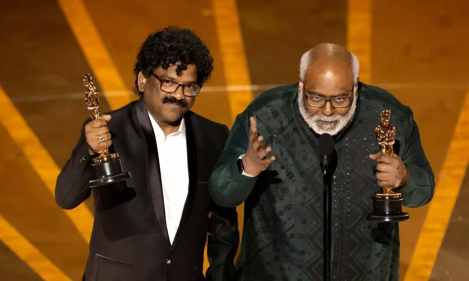 RRR బృందానికి ప్రముఖుల ప్రశంసలు