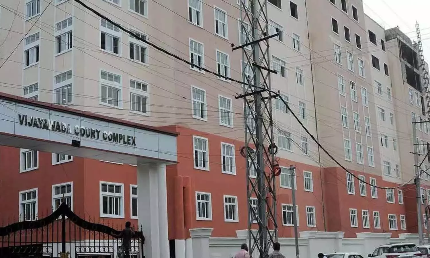 జగన్ కోర్టుకు హాజరు కావాల్సిందే