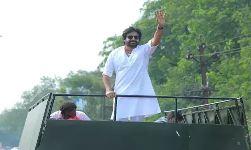 మరికాసేపట్లో బందరుకు పవన్