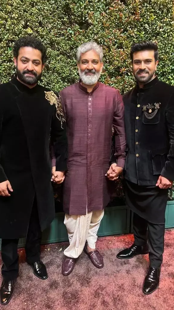 దేశం మీసం మెలేసిన RRR