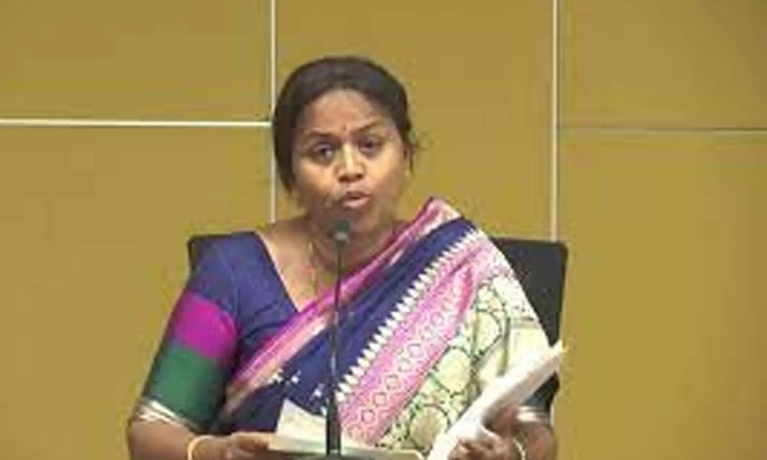 మేయర్ నుంచి ఎమ్మెల్సీ దాకా.. ఎమ్మెల్సీల చరిత్ర ఇదే మేయర్ నుంచి ఎమ్మెల్సీ దాకా.. ఎమ్మెల్సీల చరిత్ర ఇదే