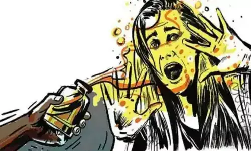 extra marital affair, husband acid attack on wife