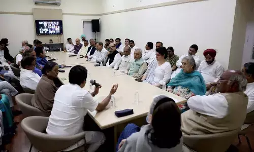 Breaking : మూకుమ్మడి రాజీనామాలు?