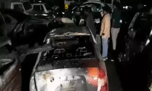 king koti fire accident, person burnt alive in fire accident