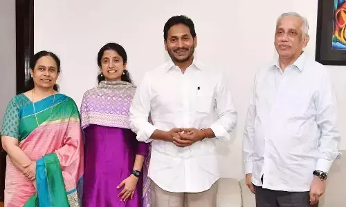 రాజ్‌భవన్‌లో జగన్