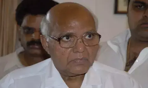 రామోజీరావుకు ఏపీ సీఐడీ నోటీసులు