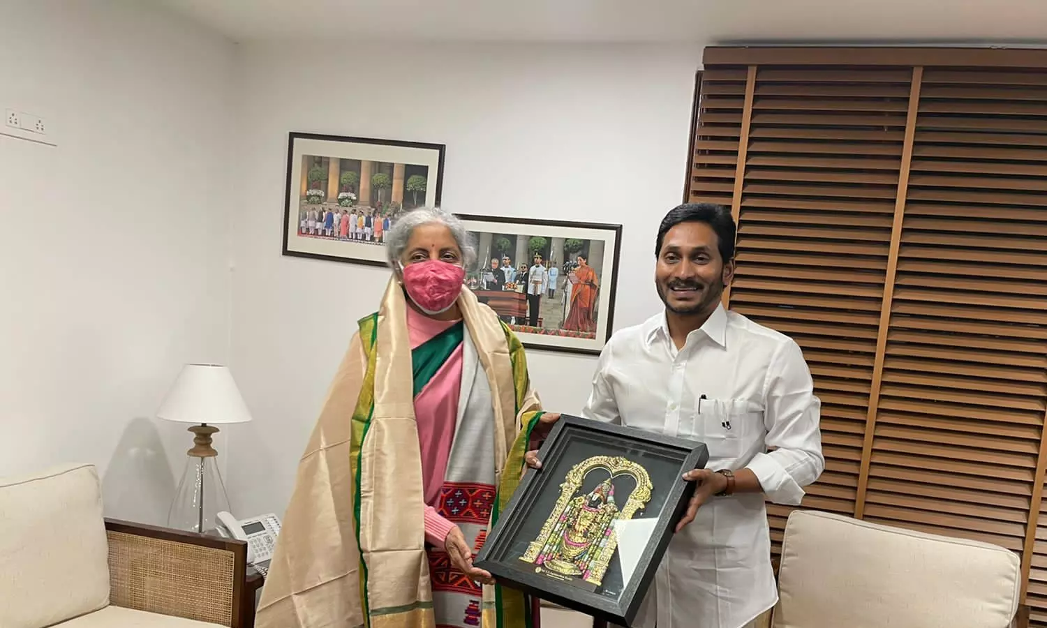 నిర్మలమ్మతో జగన్ భేటీ