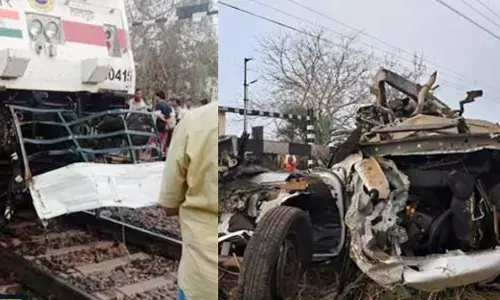 దురంతో ఎక్స్‌ప్రెస్‌కు తప్పిన ప్రమాదం