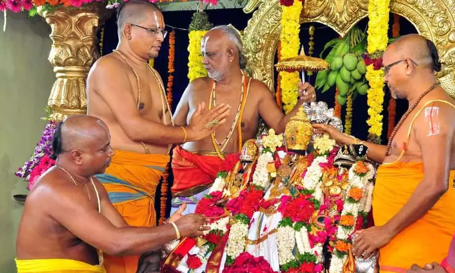 నేడు భద్రాద్రిలో శ్రీరామ పట్టాభిషేకం