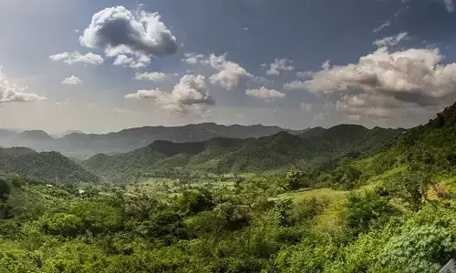 బోసిపోయిన అరకు లోయ .. వెనక్కు వెళ్లిన పర్యాటకులు