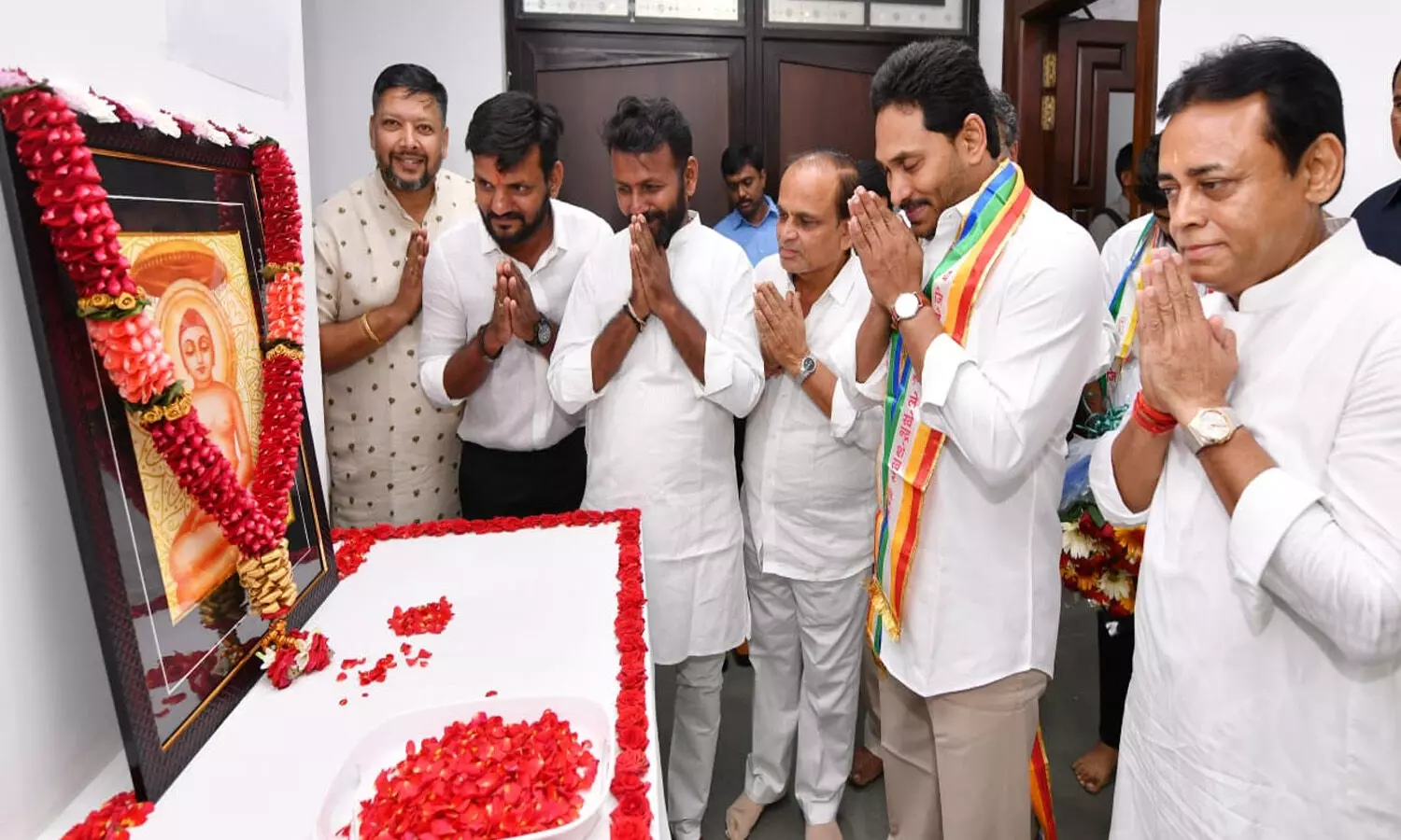 మహావీర్ జయంతి వేడుకల్లో జగన్