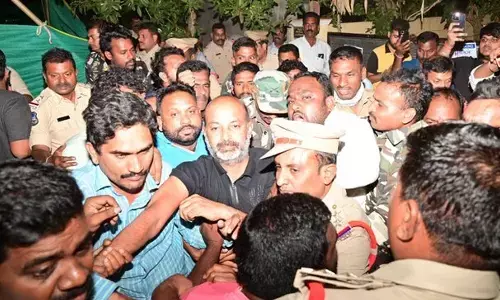 వరంగల్ కోర్టుకు బండి సంజయ్