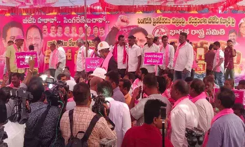 మోదీ పర్యటనలో జంక్ సైరన్