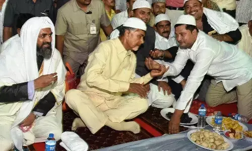 నేడు ఇఫ్తార్ విందులో చంద్రబాబు
