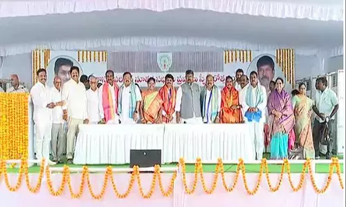 చంద్రబాబును నిలదీయండి : సజ్జల