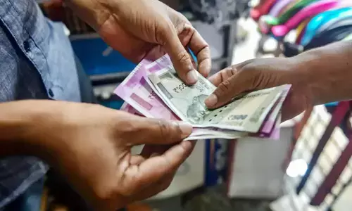 beautician cheated in chittoor