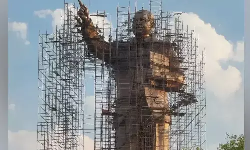 రేపు విగ్రహం జాతికి అంకితం