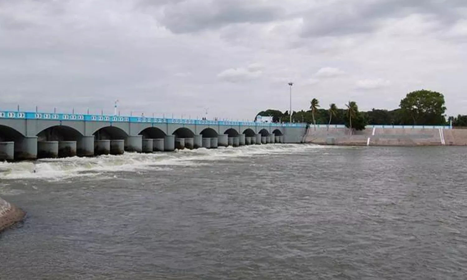 కావేరి నదిలో నలుగురు యువకుల మృతి