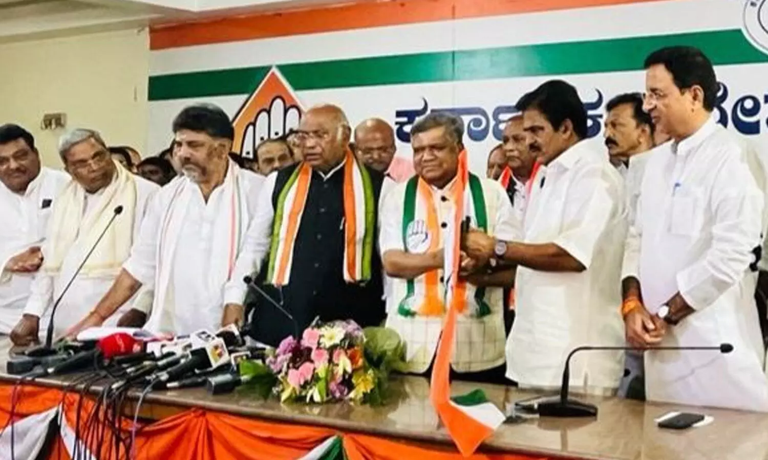 కాంగ్రెస్‌లో చేరిన జగదీష్ శెట్టర్